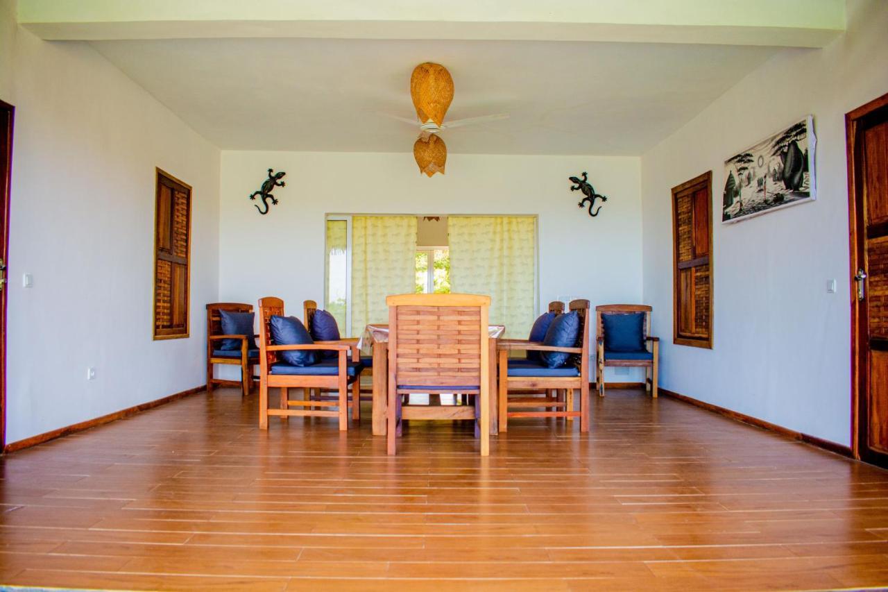 Tiako Villas Ambondrona  ภายนอก รูปภาพ